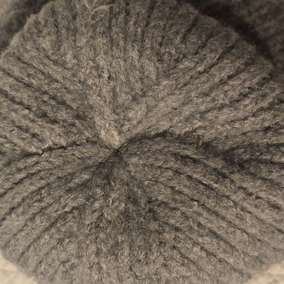 Steve Madden Beanie - Picture 5 of 9